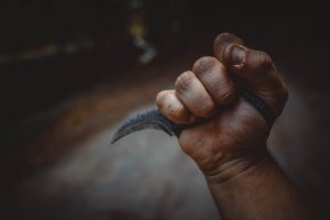 Βία δίχως τέλος – Επίθεση με μαχαίρι σε 17χρονο έξω από σχολείο στον Αγ. Παντελεήμονα