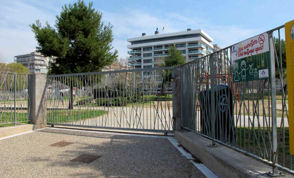 Ανακατασκευάστηκαν πλήρως δύο παιδικές χαρές στην Ε’ Δημοτική Κοινότητα του  Δ.Θεσσαλονίκης