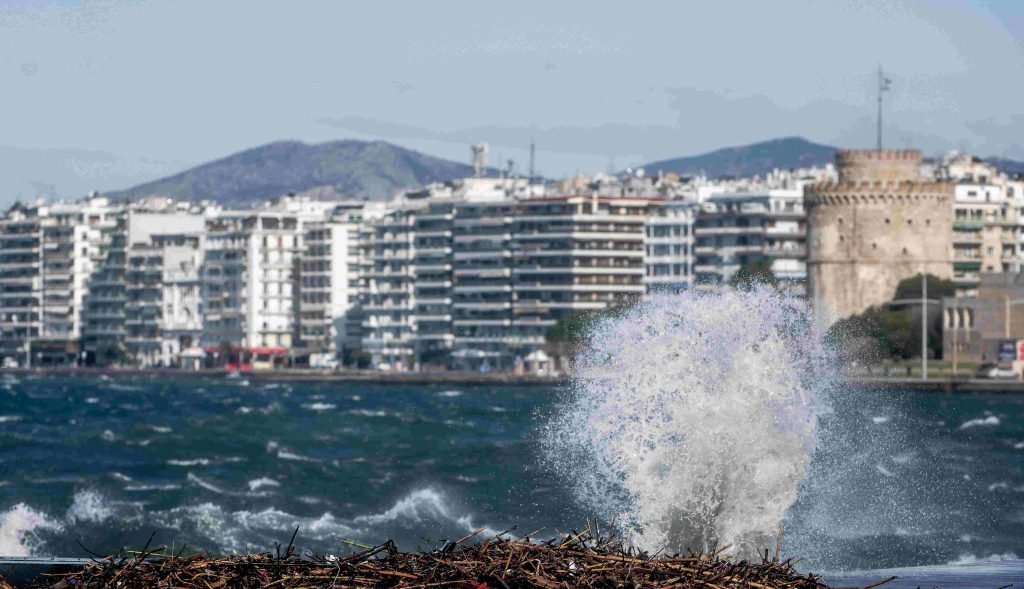Απαισιόδοξοι οι έμποροι της Θεσσαλονίκης – Πτώση τζίρου στις φετινές χειμερινές εκπτώσεις