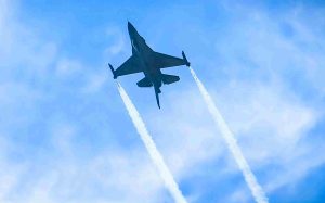 «Τιμή και δόξα στους ελευθέρους πολιορκημένους» – Το μήνυμα του πιλότου της ομάδας Ζευς (vid, photo)