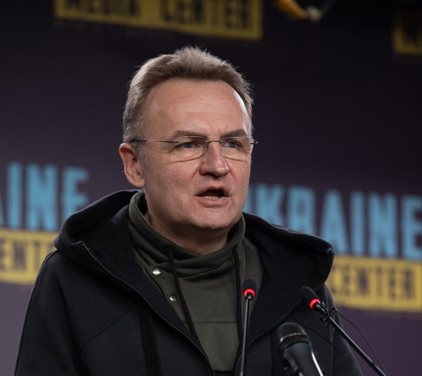 Έπος: Ουκρανός δήμαρχος προσφώνησε τον Σουηδό βασιλιά ως “Your Emergency” αντί για “Your Majesty”! vid