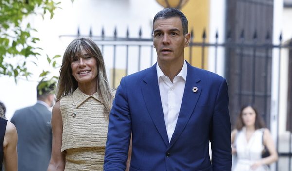 Χαμός στην Ισπανία: Καταγγέλουν για διαφθορά την σύζυγο του πρωθυπουργού Σάντσεθ