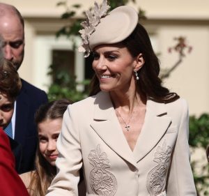 Κομψότατη και εντυπωσιακή η Κέιτ Μίντλετον αποθεώθηκε σε νέα δημόσια εμφάνιση! ΒΙΝΤΕΟ