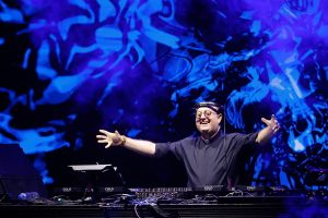 Tecno-πάρτι στο Μπουένος Άιρες για τον πάπα Φραγκίσκο…από τον ιερέα-DJ! ΒΙΝΤΕΟ