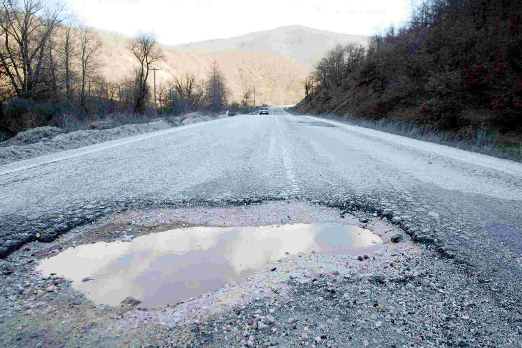 Viral έγιναν οι λακούβες στους δρόμους του Μόντρεαλ! Ίσως χειρότερες από της Ελλάδας, vid