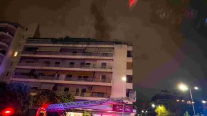 Τραγωδία στη Νέα Σμύρνη: Νεκρή εντοπίστηκε μία γυναίκα μετά από φωτιά σε διαμέρισμα(upd)