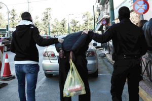 Σεσημασμένος για διακίνηση ναρκωτικών ο ανήλικος που παρέσυρε και εγκατέλειψε τη 16χρονη στην οδό Λιοσίων