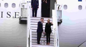 Ολοκληρώθηκε η επίσκεψη του Μακρόν στην Αθήνα – Αναχώρησε από το Ελ. Βενιζέλος