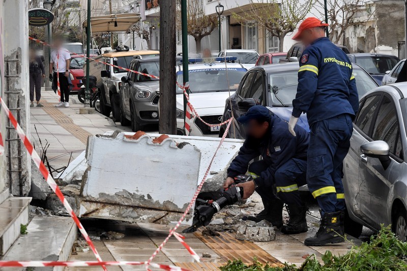 Τραγωδία στην Κόρινθο: Μπαλκόνι κατέρρευσε και καταπλάκωσε γυναίκα