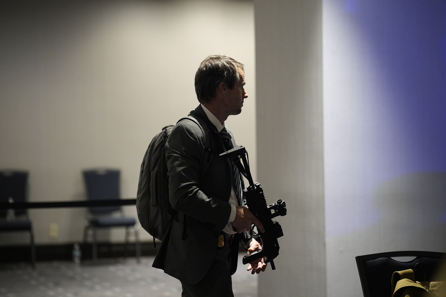 Ποιός είναι ο ένοπλος που άνοιξε πυρ στο δείπνο που παρίσταντο ο Τραμπ και Υπουργοί του