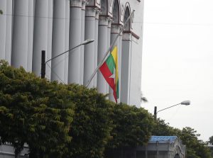 Μιανμάρ: Σε “κατ’ οίκον περιορισμό” θα εκτίσει την υπόλοιπη ποινή της η πρώην ηγέτιδα της χώρας Αούνγκ Σαν Σου Κι