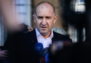 Ήττα για τους διεθνιστές στη Βουλγαρία: Αποκαλούν «φιλορώσο» τον νικητή των εκλογών