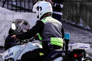 Θεσσαλονίκη: «Ντου» της αστυνομίας σε οίκους ανοχής που λειτουργούσαν χωρίς άδεια – 2 συλλήψεις