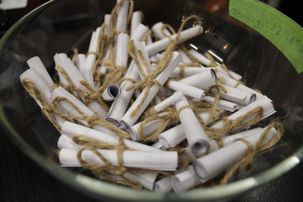 Ταϊλάνδη: Αυτός ο κλήρος κάθε χρόνο φέρνει… δάκρυα και λιποθυμίες! (BINTEO)