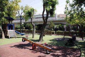 Ίλιον: Ένα νέο σύγχρονο ανοιχτό πάρκο άθλησης για στίβο, καλλισθενική και 3×3