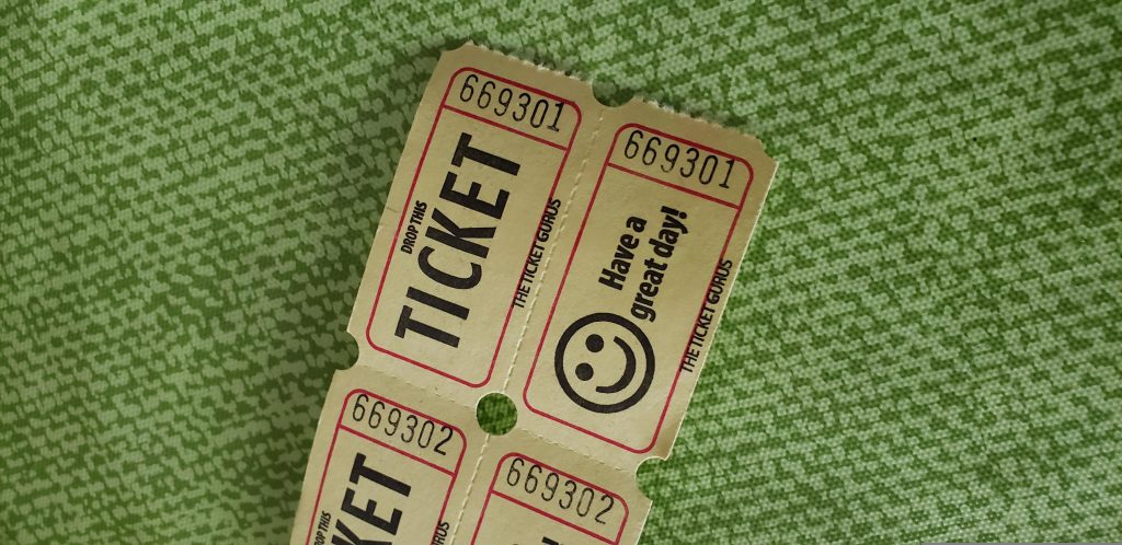 Παριζιάνος έδωσε λαχνό των 100 ευρώ και κέρδισε κάτι που αξίζει εκατομμύρια! (photo)