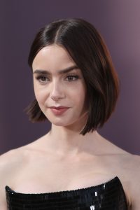 Τέλος για την Emily in Paris με την 6η σεζόν στην Ελλάδα – Οι ΦΩΤΟ της Lily Collins από την Μύκονο, vid