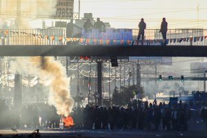 Χάος στη Βολιβία: Τουλάχιστον 57 συλλήψεις – Διαδηλωτές συγκρούστηκαν με αστυνομικούς, vid