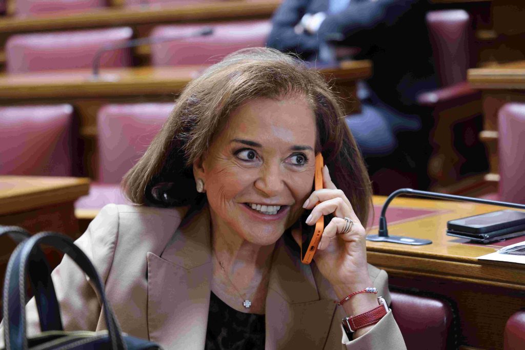 Το viral βίντεο της Ντόρας Μπακογιάννη για τα γενέθλιά της με το…σσσοκολατάκι!