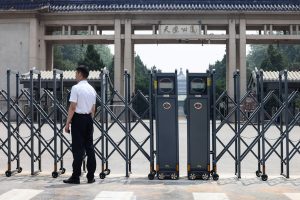 Αμερικανός σοκάρεται με όσα βλέπει στην Κίνα: «Ο Μεγάλος Αδερφός μας παρακολουθεί συνέχεια», vid