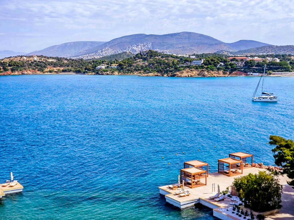 Καλοκαιρινός ο καιρός σήμερα στις περισσότερες περιοχές – Πού θα βρέξει το απόγευμα