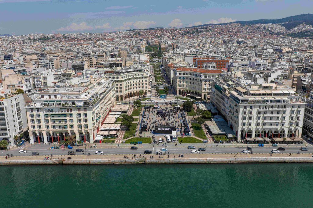 Θεσσαλονίκη: Σε μία τεράστια σκακιέρα «μεταμορφώνεται» η πλατεία Αριστοτέλους στη μνήμη της Γενοκτονίας των Ποντίων