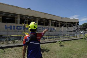 Σεισμός στις Φιλιππίνες: Σε τουλάχιστον 15 ανήλθαν οι νεκροί από τον τρομερό σεισμό που έκανε τη γη να σείεται, vid