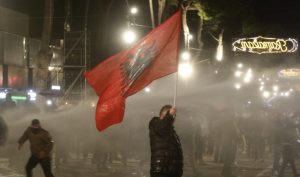Τι συμβαίνει με τις καταπατήσεις περιουσιών στα ελληνόφωνα χωριά της Αλβανίας; Ο ρόλος της οικογένειας Τραμπ