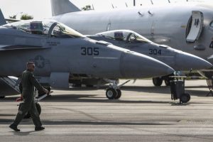 Μαχητικό F/A-18 συνετρίβη στην Πολιτεία της Ουάσινγκτον, vid
