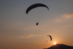 Μόνο στην Αυστραλία συμβαίνουν αυτά! Απίστευτο αυτό που έπαθε ο αλεξιπτωτιστής, vid