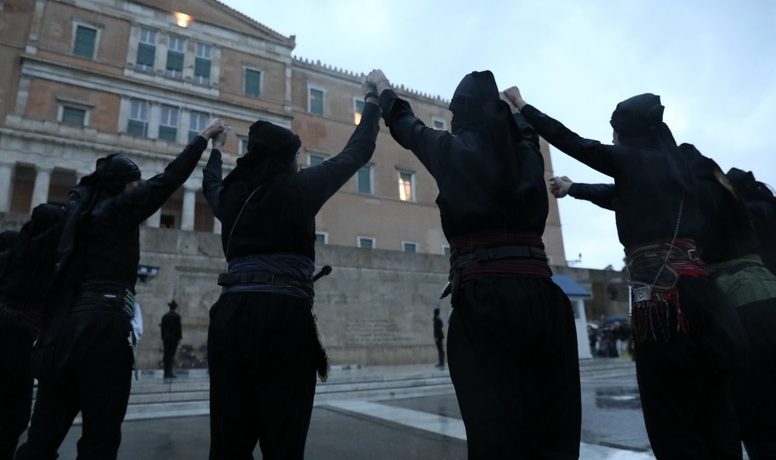 Κλέβουν και τους αρχαίους ελληνικούς χορούς οι Τούρκοι – Αλλά έπεσαν στην ίδια τους την παγίδα – Video