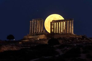 Που να δείτε την Πανσέληνο του Αυγούστου 2026: Μνημεία, Μουσεία και Αρχαιολογικοί χώροι