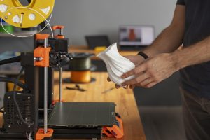 Έφτιαξε σε 3D εκτυπωτή το κεφάλι…της Μέδουσας και το φόρεσε – ΒΙΝΤΕΟ