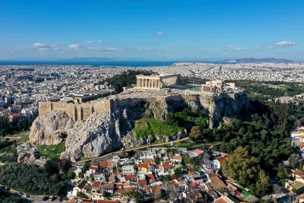 Το ΣτΕ καλείται να αποφασίσει αν μπορούν να λειτουργούν Airbnb στην περιοχή της Πλάκας