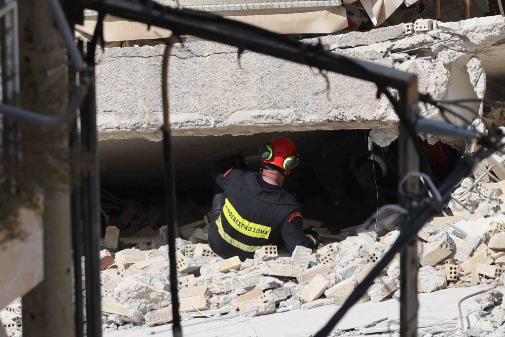 Πετράλωνα: Συνελήφθησαν οι πέντε προσαχθέντες για την κατάρρευση της πολυκατοικίας επί της οδού Αλκμήνης