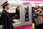 JAPAN-TRAIN-WOMEN-1