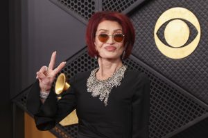 Η Σάρον Όσμπορν προέτρεψε τους θαυμαστές του Όζι να τον θυμούνται «παίζοντας πολύ δυνατά μουσική»