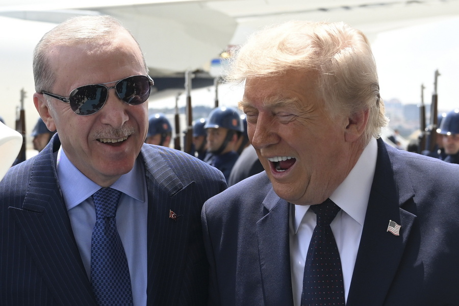 Μήπως θα πρέπει να μας ανησυχήσουν οι δηλώσεις Τραμπ για την Τουρκία; Vid