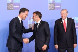 Πιστόλια…έκανε δώρο ο Ερντογάν στους ηγέτες του ΝΑΤΟ!