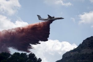Mεταγωγικό Α400Μ ρίχτηκε στη μάχη με τις φλόγες στο Μπορντό για πρώτη φορά – ΒΙΝΤΕΟ