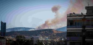 Ήχησε το 112 για την πυρκαγιά στο Περιβαλλοντικό Πάρκο Δερβενίου