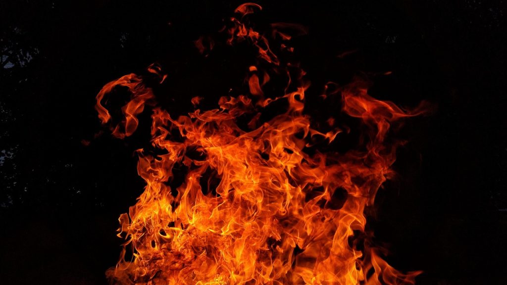 Πυροστρόβιλος εθεάθη κοντά στο Τσέρνομπιλ! Vid