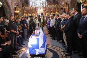 Το τελευταίο αντίο στον πυροσβέστη Μανώλη Στρατιδάκη στο Γερακάρι Ρεθύμνου