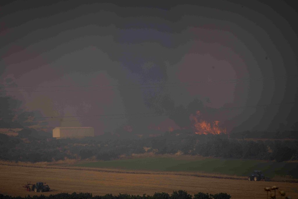 Βελτιωμένη η εικόνα της πυρκαγιάς στο Καλαπόδι Φθιώτιδας – Ενισχύθηκαν περαιτέρω οι πυροσβεστικές δυνάμεις