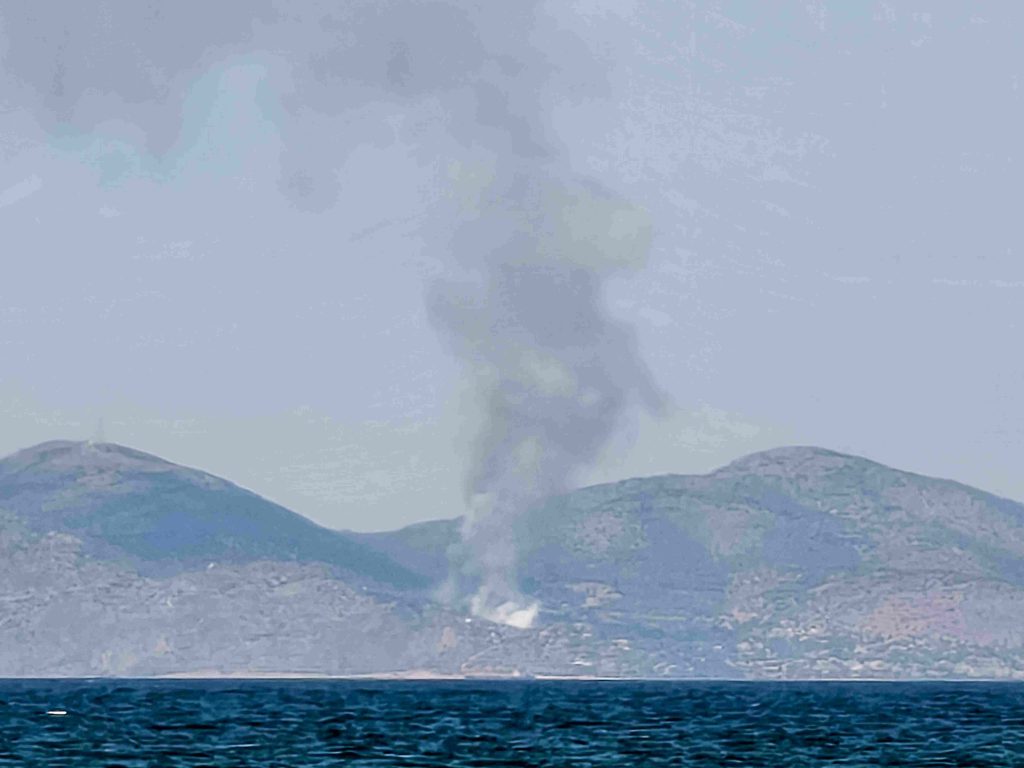 Οριοθετήθηκε η πυρκαγιά στα Σελήνια Σαλαμίνας