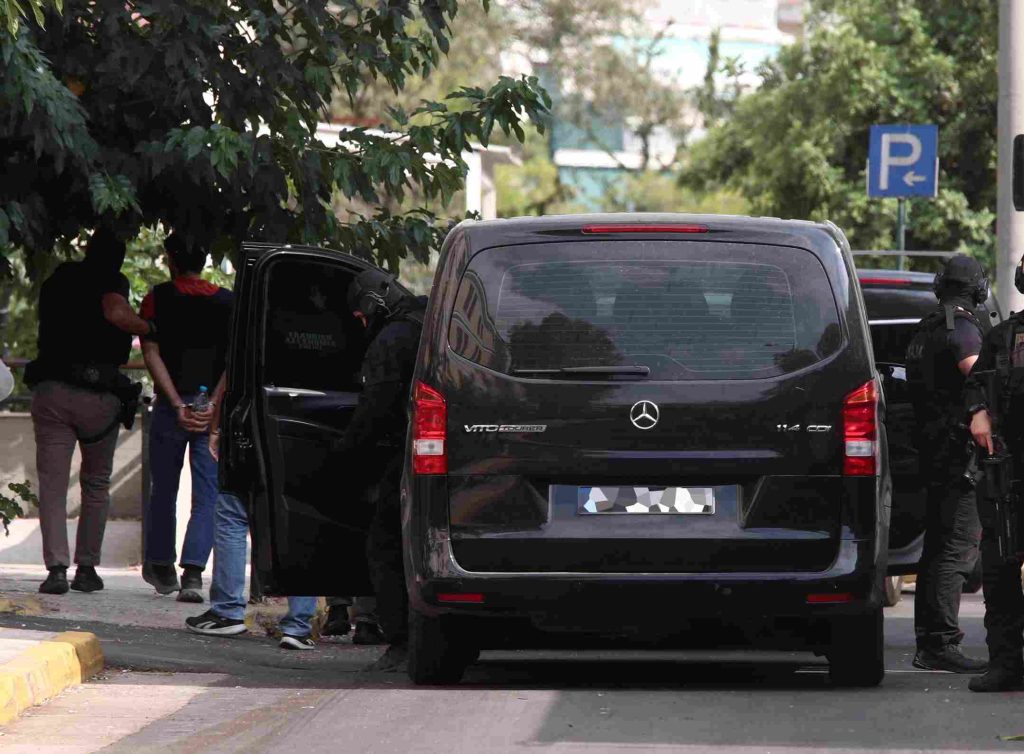 Με τι στοιχεία “δένει” η ΕΛΑΣ τους δύο 42χρονους που συνελήφθησαν και την 46χρονη γυναίκα για τον εμπρησμό της Μαρφίν