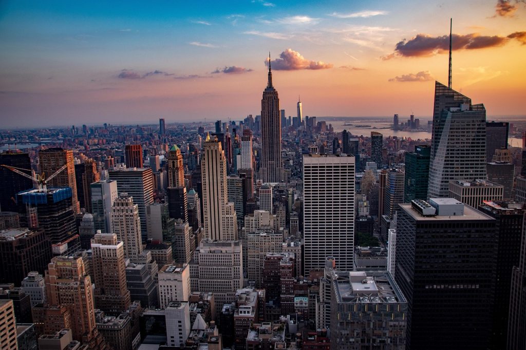 Το ζευγάρι Ρώσων που ανέβηκε στο Empire State Building διαφωνεί για μια φωτογραφία σε άλλο viral βίντεο