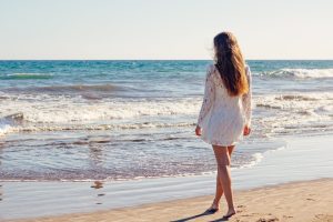 Εκεί που δεν τολμάς να εμφανιστείς με μαγιό ή χωρίς μπλούζα – Δείτε τον απίστευτο λόγο