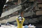 7.4-magnitude earthquake causes widespread destruction in western Colombia