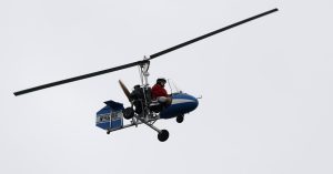 Γυροπλάνο προσέκρουσε σε καλώδια και συνετρίβη! Σοκαριστικό ΒΙΝΤΕΟ